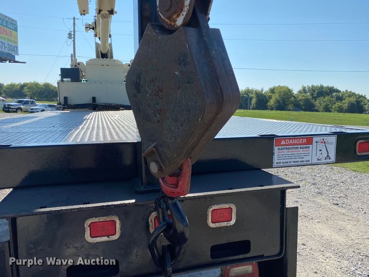 image for item JW9431 2007 Ford F750 Super Duty  crane truck