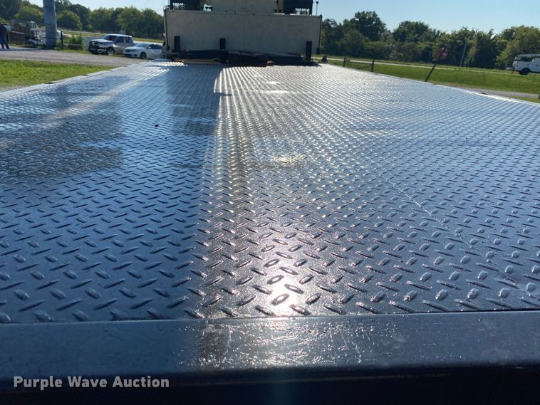 image for item JW9431 2007 Ford F750 Super Duty  crane truck