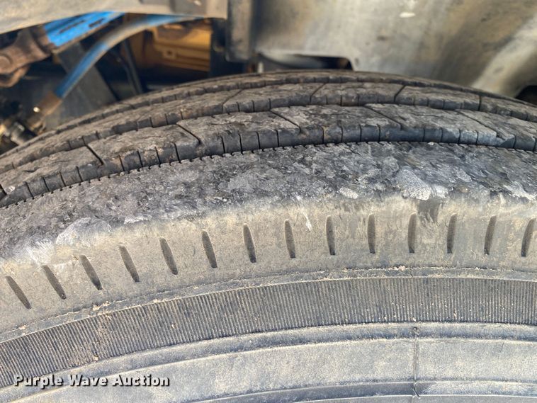 image for item JW9431 2007 Ford F750 Super Duty  crane truck