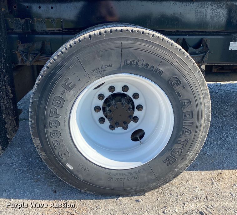 image for item JW9431 2007 Ford F750 Super Duty  crane truck