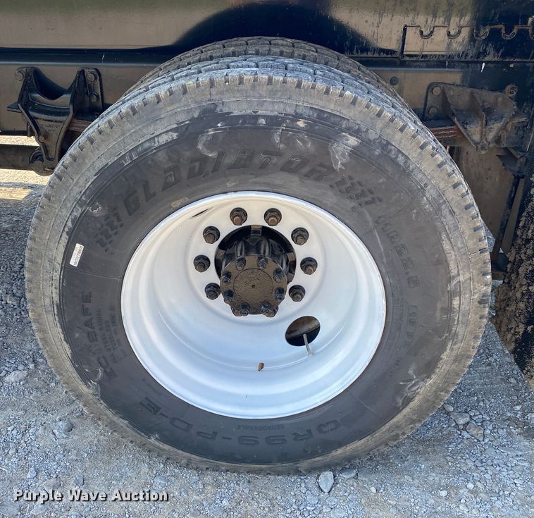 image for item JW9431 2007 Ford F750 Super Duty  crane truck