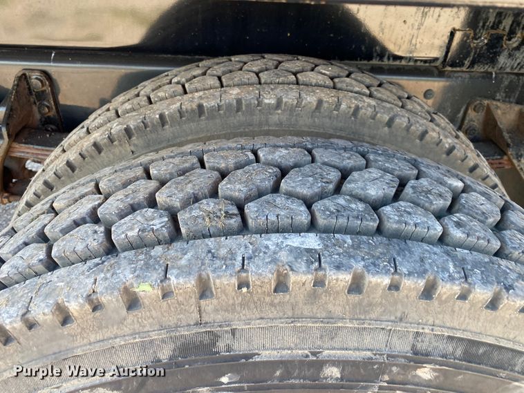 image for item JW9431 2007 Ford F750 Super Duty  crane truck