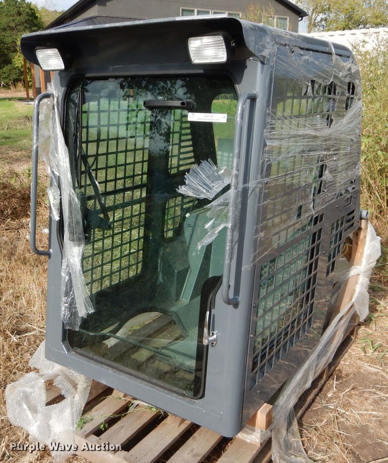 image for item JX9106 Skid steer cab
