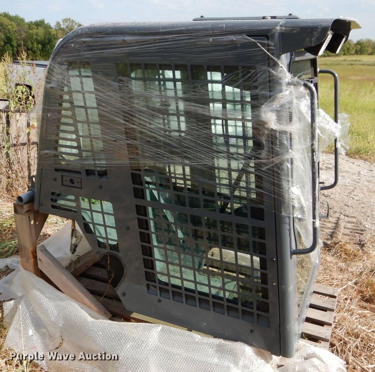image for item JX9106 Skid steer cab
