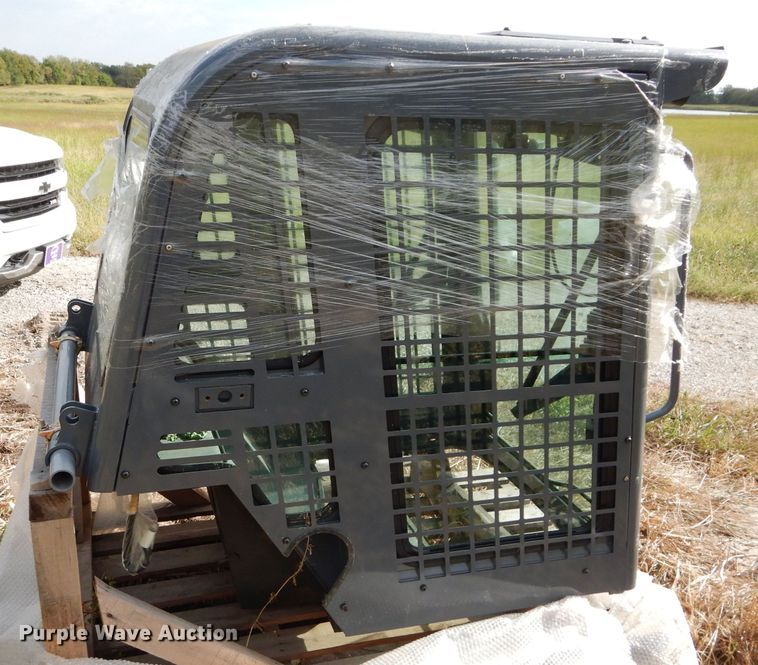 image for item JX9106 Skid steer cab