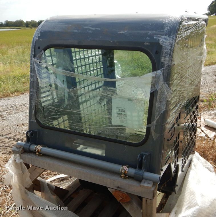 image for item JX9106 Skid steer cab