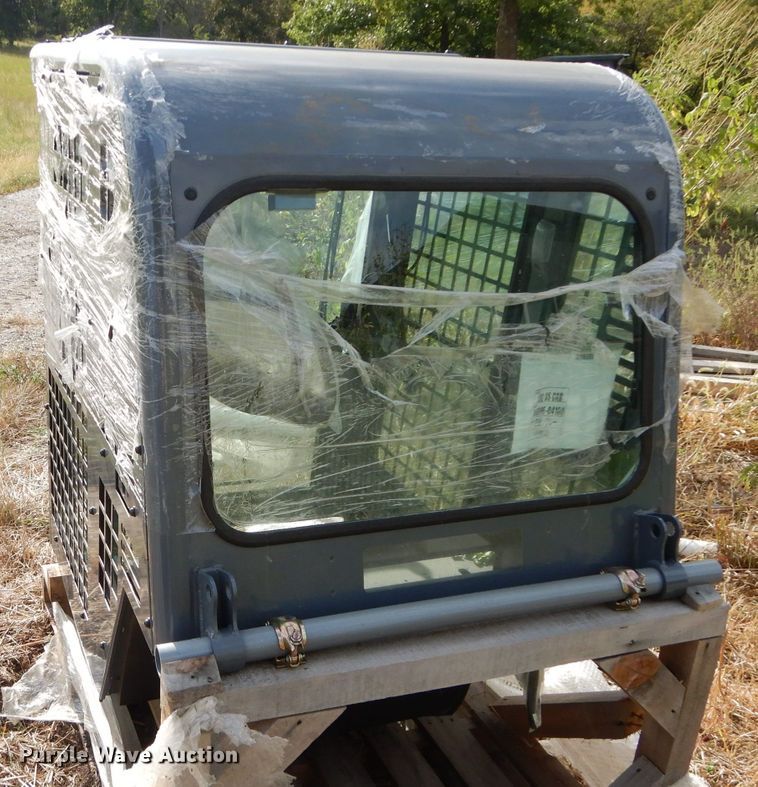 image for item JX9106 Skid steer cab