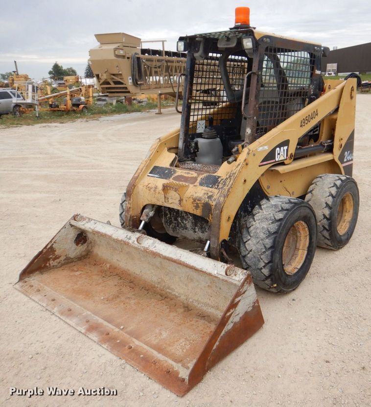 2004 Caterpillar 246B skid steer loader in New Hampton, IA | Item ...