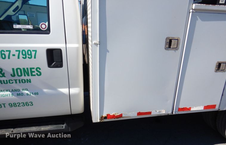 image for item KF9479 2012 Ford F550 Super Duty XL  utility / service truck