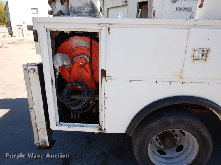 image for item KF9479 2012 Ford F550 Super Duty XL  utility / service truck