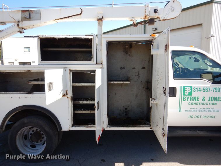 image for item KF9479 2012 Ford F550 Super Duty XL  utility / service truck