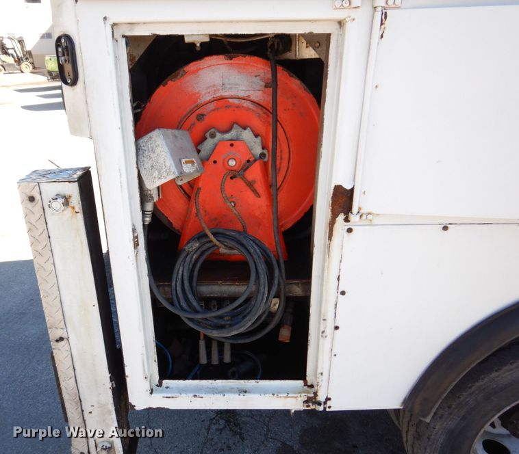 image for item KF9479 2012 Ford F550 Super Duty XL  utility / service truck