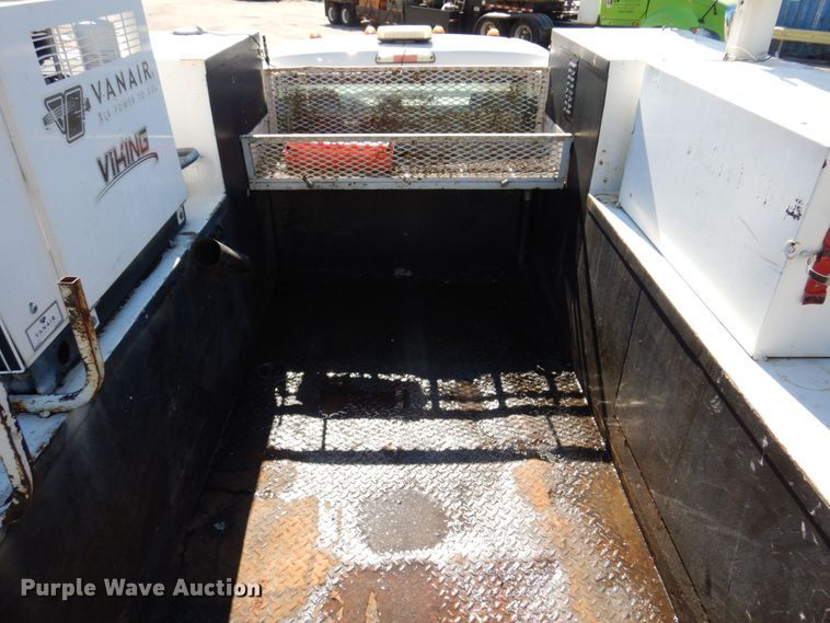 image for item KF9479 2012 Ford F550 Super Duty XL  utility / service truck