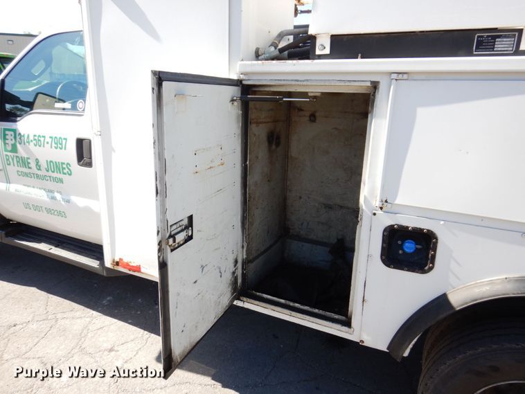 image for item KF9479 2012 Ford F550 Super Duty XL  utility / service truck