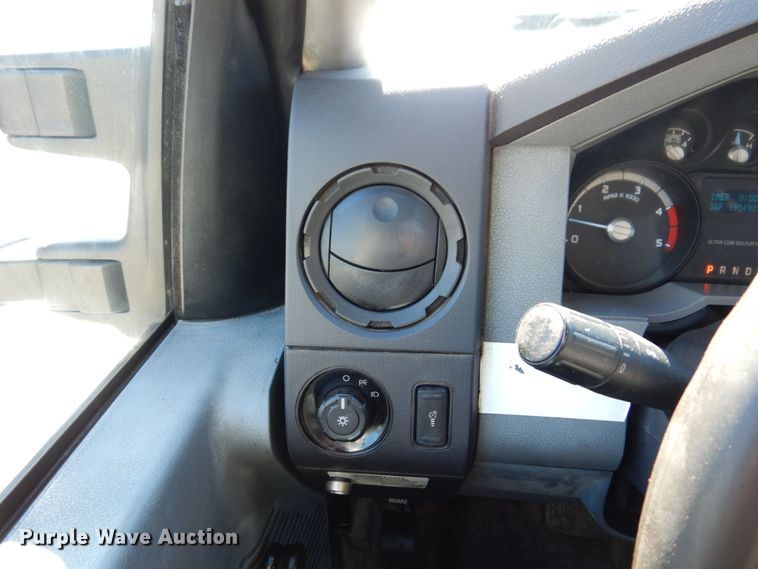 image for item KF9479 2012 Ford F550 Super Duty XL  utility / service truck