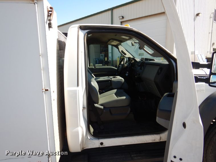 image for item KF9479 2012 Ford F550 Super Duty XL  utility / service truck