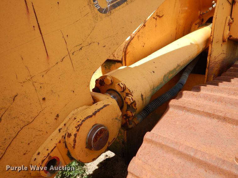 image for item KF9484 2005 Liebherr LR622B  track loader