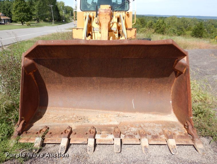 image for item KF9484 2005 Liebherr LR622B  track loader