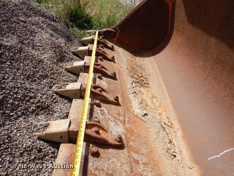 image for item KF9484 2005 Liebherr LR622B  track loader