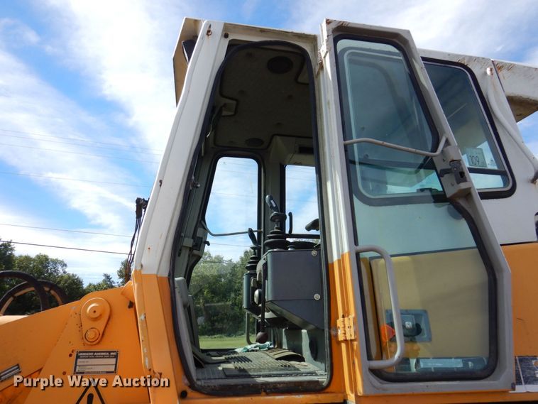 image for item KF9484 2005 Liebherr LR622B  track loader