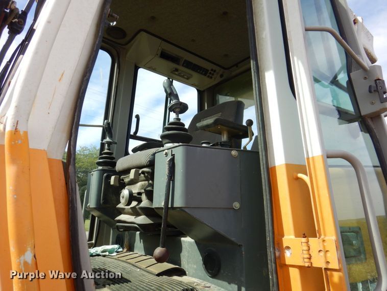 image for item KF9484 2005 Liebherr LR622B  track loader