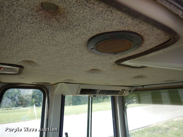 image for item KF9484 2005 Liebherr LR622B  track loader