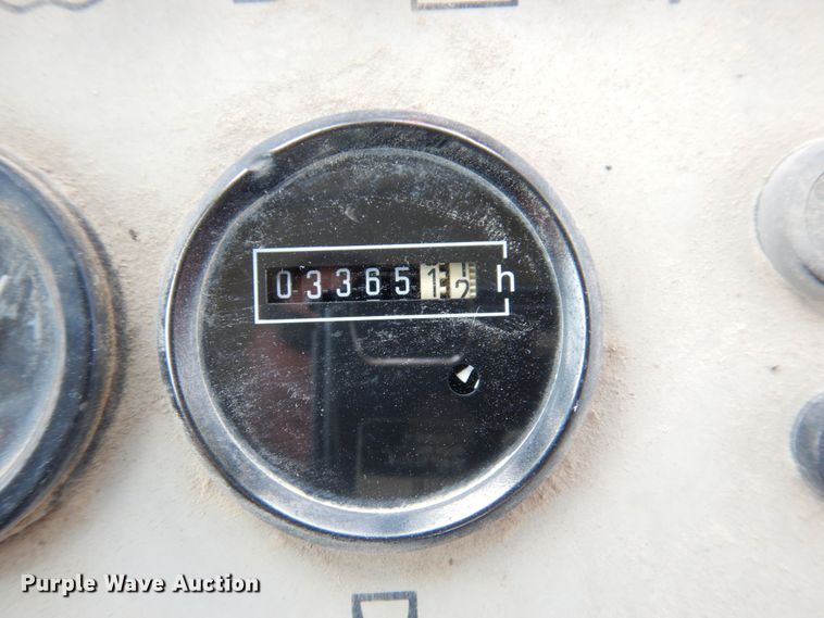 image for item KF9484 2005 Liebherr LR622B  track loader