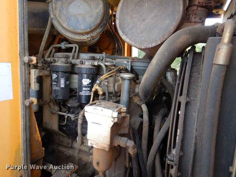 image for item KF9484 2005 Liebherr LR622B  track loader