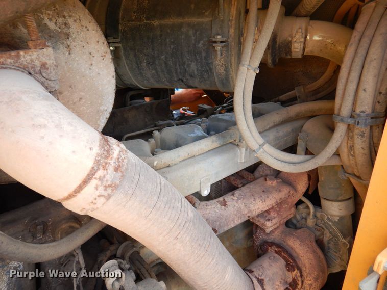 image for item KF9484 2005 Liebherr LR622B  track loader