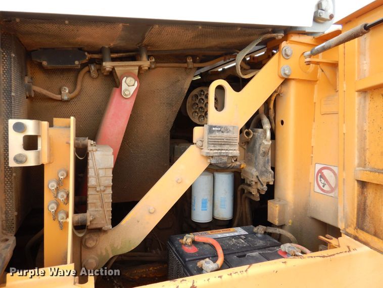 image for item KF9484 2005 Liebherr LR622B  track loader