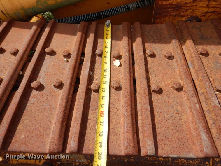 image for item KF9484 2005 Liebherr LR622B  track loader