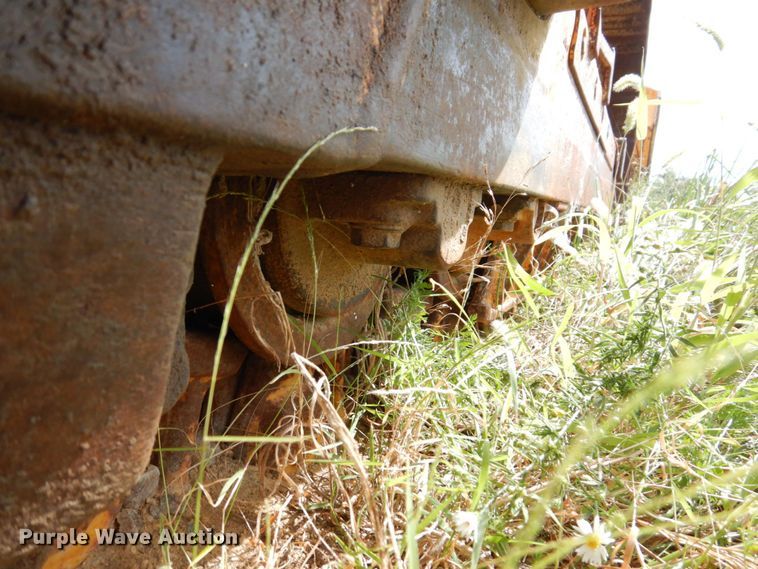 image for item KF9484 2005 Liebherr LR622B  track loader