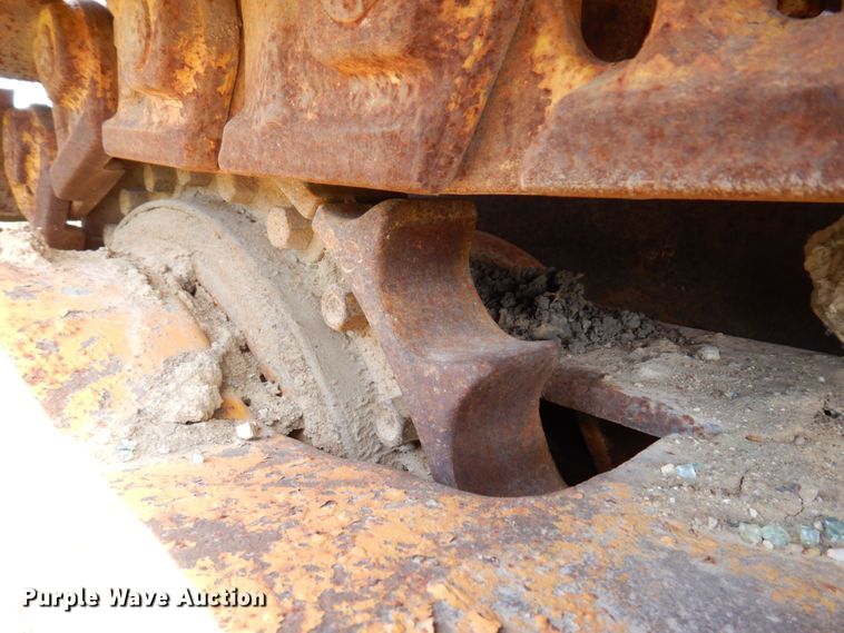 image for item KF9484 2005 Liebherr LR622B  track loader