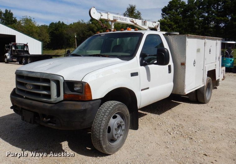 image for item KF9485 2000 Ford F550 Super Duty XL  utility / service truck