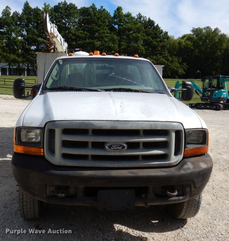 image for item KF9485 2000 Ford F550 Super Duty XL  utility / service truck