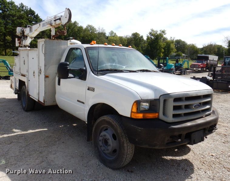 image for item KF9485 2000 Ford F550 Super Duty XL  utility / service truck