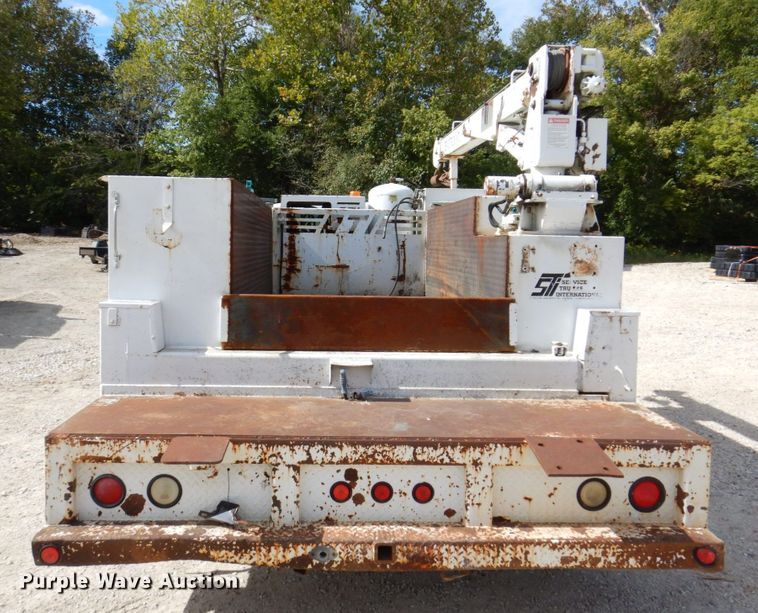 image for item KF9485 2000 Ford F550 Super Duty XL  utility / service truck