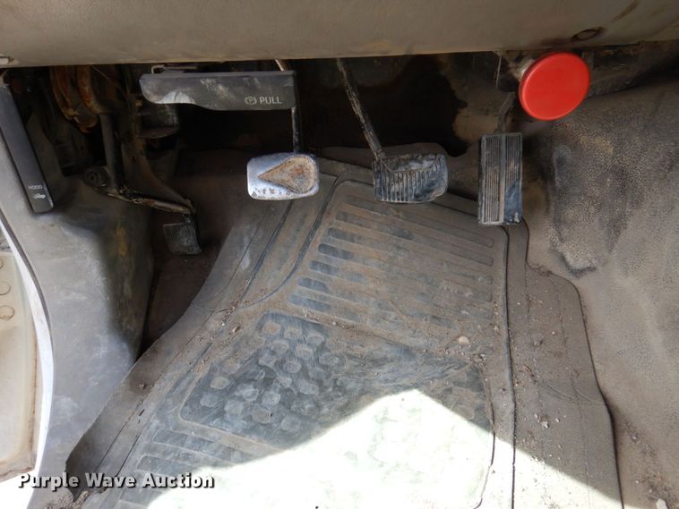 image for item KF9485 2000 Ford F550 Super Duty XL  utility / service truck