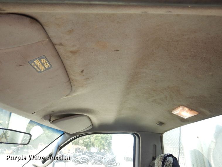 image for item KF9485 2000 Ford F550 Super Duty XL  utility / service truck