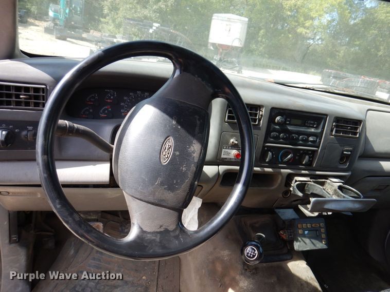 image for item KF9485 2000 Ford F550 Super Duty XL  utility / service truck