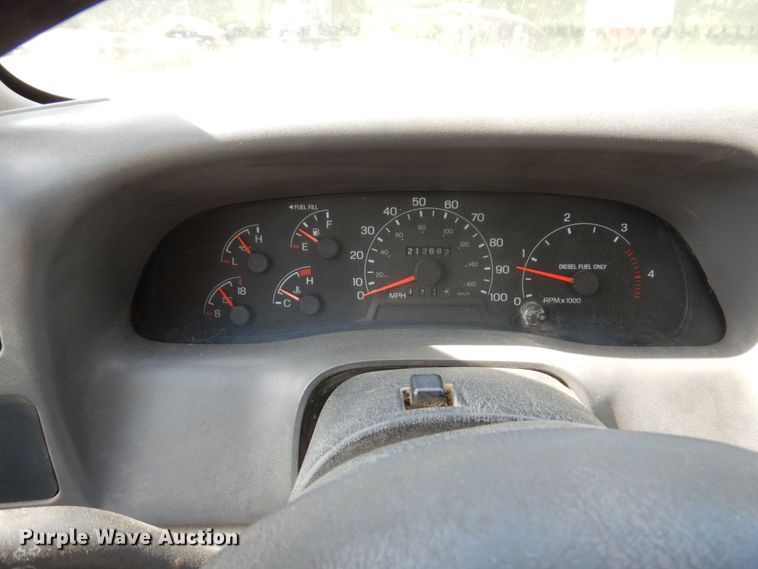 image for item KF9485 2000 Ford F550 Super Duty XL  utility / service truck