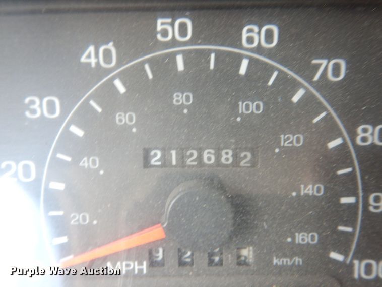 image for item KF9485 2000 Ford F550 Super Duty XL  utility / service truck