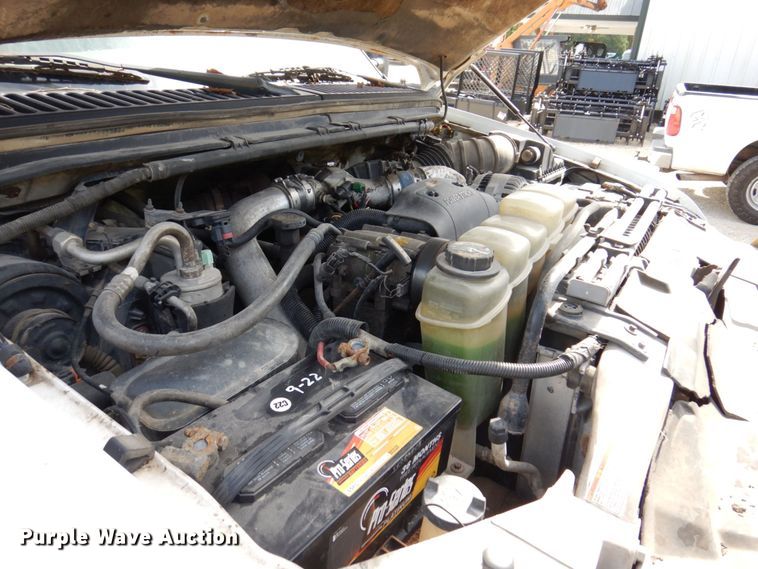 image for item KF9485 2000 Ford F550 Super Duty XL  utility / service truck