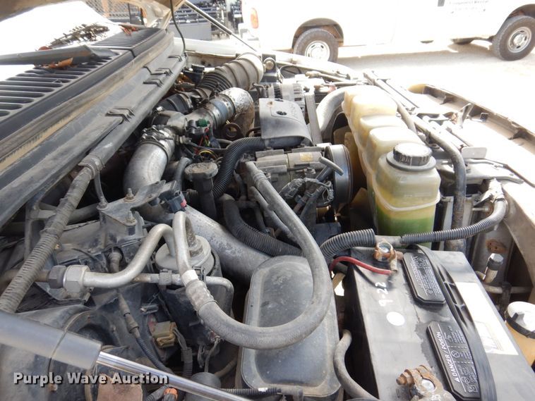 image for item KF9485 2000 Ford F550 Super Duty XL  utility / service truck