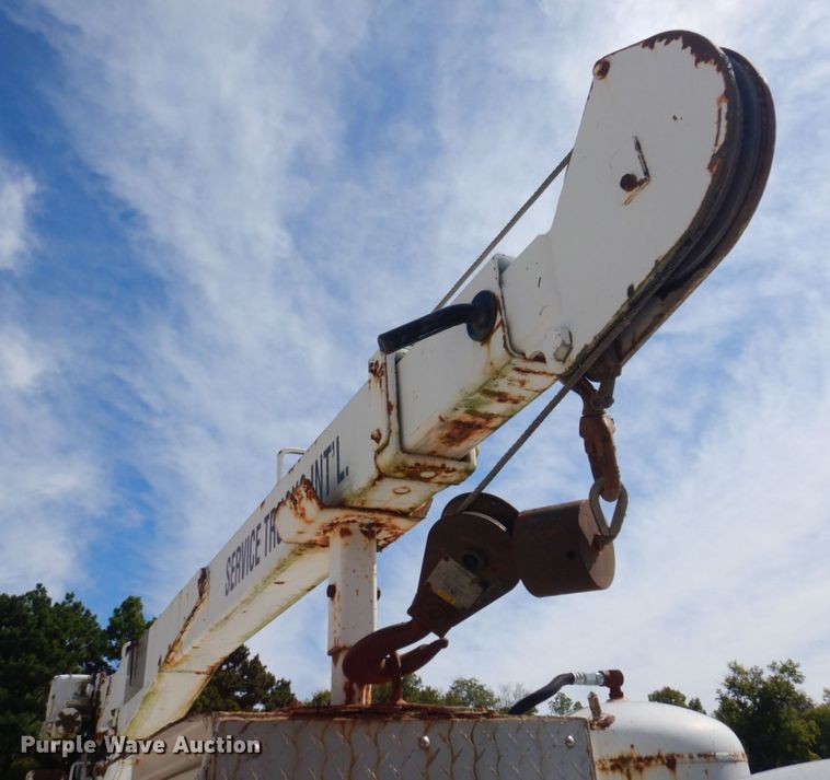 image for item KF9485 2000 Ford F550 Super Duty XL  utility / service truck