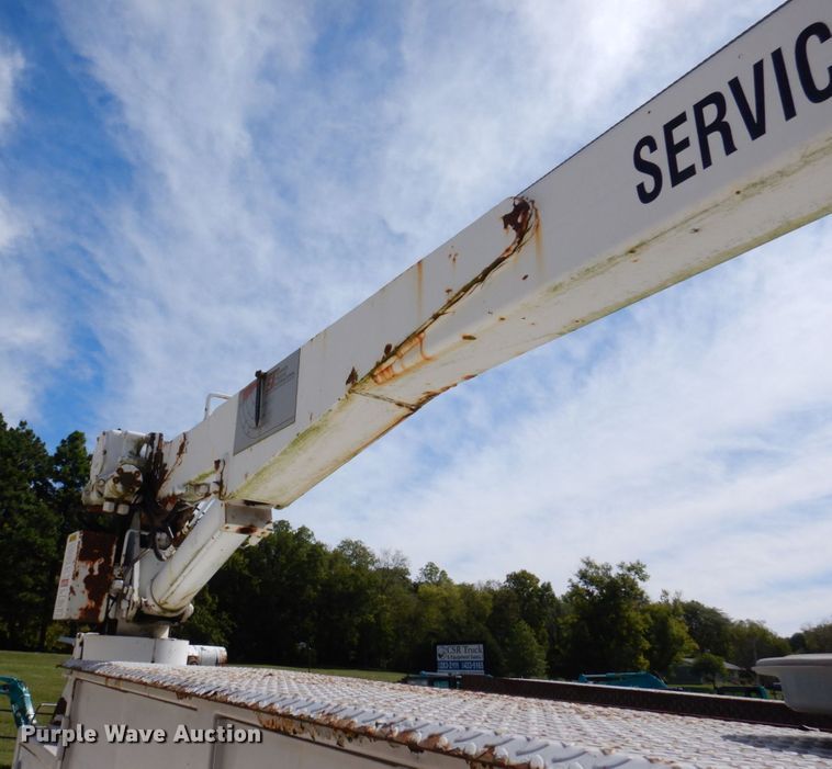 image for item KF9485 2000 Ford F550 Super Duty XL  utility / service truck