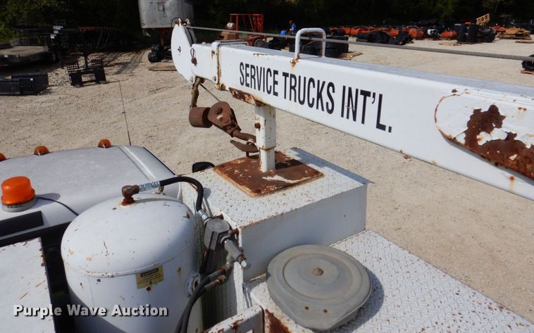 image for item KF9485 2000 Ford F550 Super Duty XL  utility / service truck