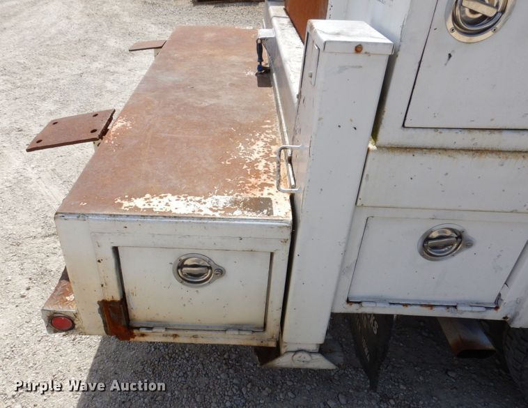 image for item KF9485 2000 Ford F550 Super Duty XL  utility / service truck