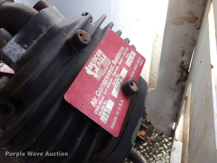 image for item KF9485 2000 Ford F550 Super Duty XL  utility / service truck