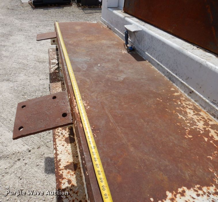 image for item KF9485 2000 Ford F550 Super Duty XL  utility / service truck